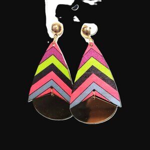 Fashion Jewelry dangle wood gold tone earrings